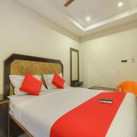Oyo 15948 Hotel Srees Tiruchirappalli Buitenkant foto