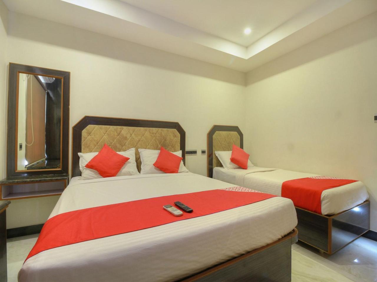 Oyo 15948 Hotel Srees Tiruchirappalli Buitenkant foto