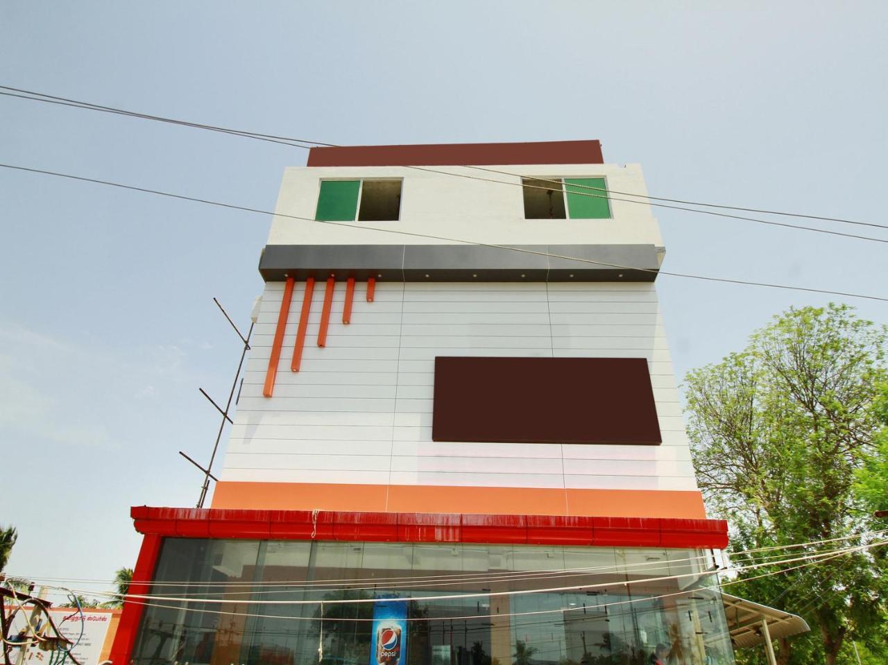 Oyo 15948 Hotel Srees Tiruchirappalli Buitenkant foto