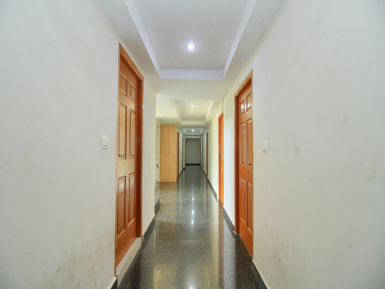 Oyo 15948 Hotel Srees Tiruchirappalli Buitenkant foto