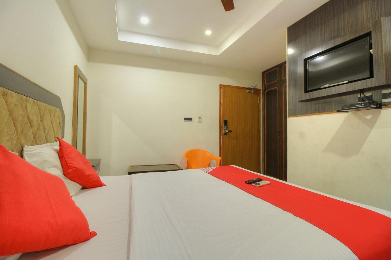 Oyo 15948 Hotel Srees Tiruchirappalli Buitenkant foto