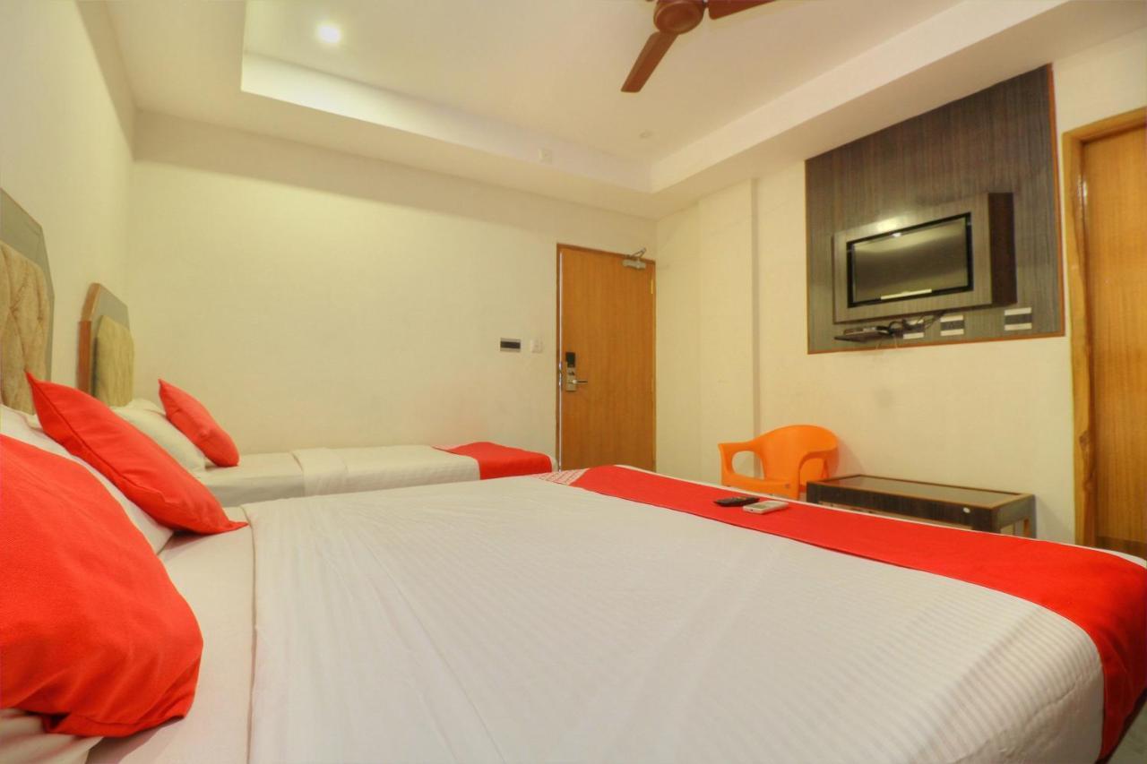 Oyo 15948 Hotel Srees Tiruchirappalli Buitenkant foto